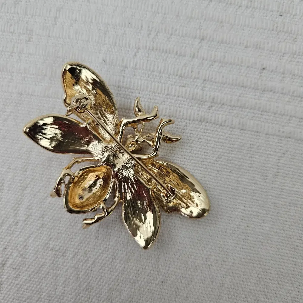 Rhinestone Studded Gold‎ Tone Bee Bug Brooch Pin Jewelry Embellished